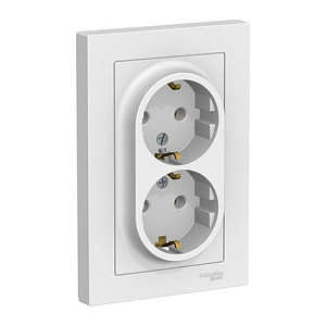 Розетка Systeme Electric ATLASDESIGN двойная с заземлением в сборе с рамкой, белый