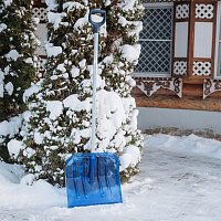 Лопата снеговая из поликарбоната 465 х 430 мм с алюминиевым черенком Fachmann Garten (05.013)