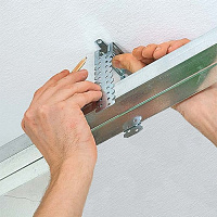 Подвес прямой (0.9 мм) для CD-профиля, ребра 12 см, длина 27,5 см