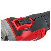 Аккумуляторная углошлифмашина WORTEX CAG 1812 E в чемодане