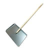 Лопата снеговая оцинкованная 3-бортная 560 х 300 мм с деревянным черенком