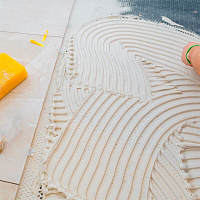 Клей для плитки усиленной фиксации Lux Plus БЕЛЫЙ, 5 кг